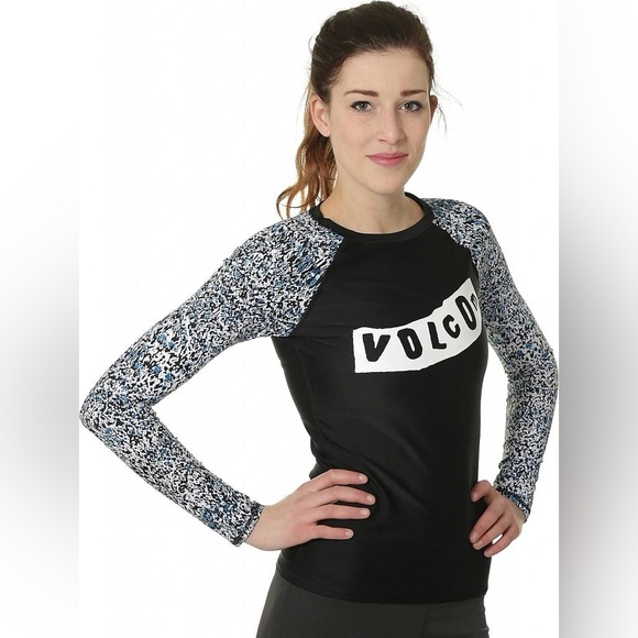 Volcom Women’s Rashguard - Picture 7 of 7